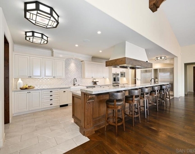 7031 Las Colinas - Photo Thumbnail 12