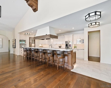 7031 Las Colinas - Photo Thumbnail 11