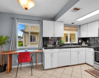 4523 College Way - Photo Thumbnail 7