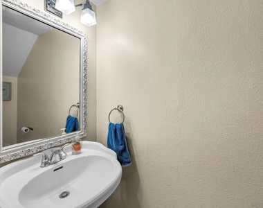 4523 College Way - Photo Thumbnail 11