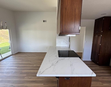 3527 Acworth Ave - Photo Thumbnail 9