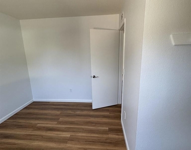 3527 Acworth Ave - Photo Thumbnail 24