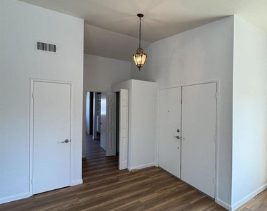 3527 Acworth Ave - Photo Thumbnail 4