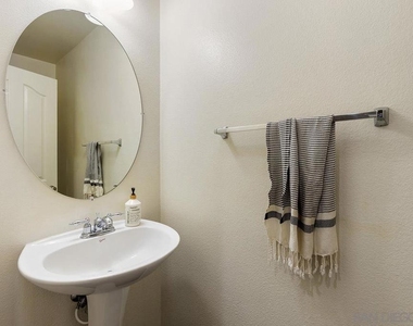 1186 Elfin Forest Rd W - Photo Thumbnail 15