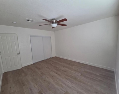9425 Vista Del Valle - Photo Thumbnail 8