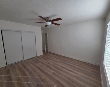 9425 Vista Del Valle - Photo Thumbnail 7