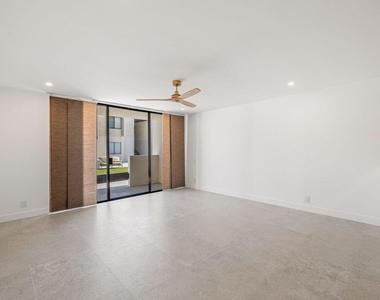 1400 E Palm Canyon Drive - Photo Thumbnail 15
