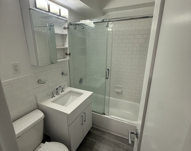 157 East 57th Street - Photo Thumbnail 3