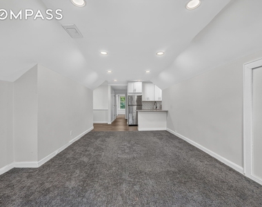 West 263rd Street - Photo Thumbnail 4