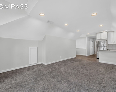 West 263rd Street - Photo Thumbnail 3