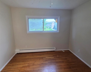 3 Fishkill Glen Drive - Photo Thumbnail 12