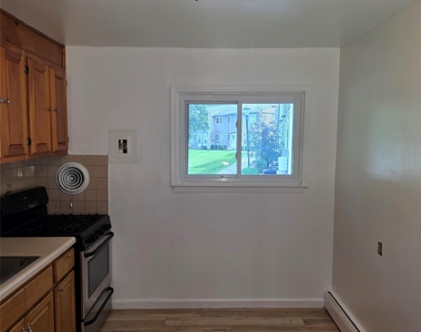 3 Fishkill Glen Drive - Photo Thumbnail 6