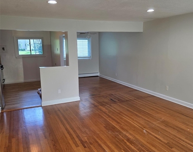 3 Fishkill Glen Drive - Photo Thumbnail 3