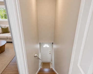 1371 Rosser Avenue - Photo Thumbnail 2