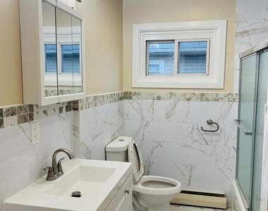 83 Gibson Boulevard - Photo Thumbnail 6