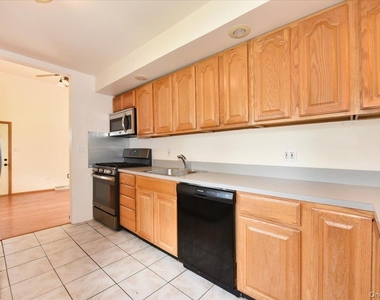 257 Maple Street - Photo Thumbnail 8