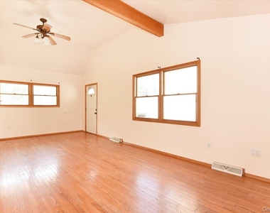 257 Maple Street - Photo Thumbnail 11