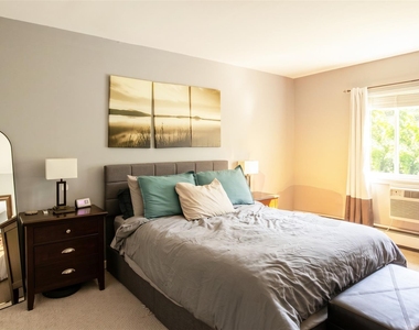 81 Richmond Boulevard - Photo Thumbnail 5