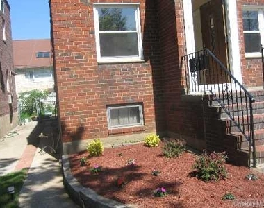 160-45 Willets Point Boulevard - Photo Thumbnail 2