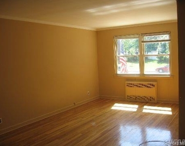 160-45 Willets Point Boulevard - Photo Thumbnail 5