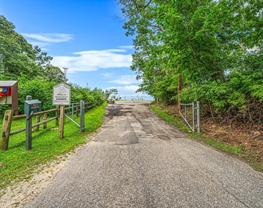 27 Walnut Avenue - Photo Thumbnail 19