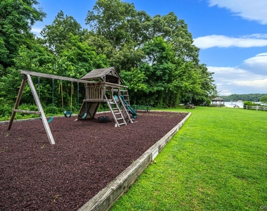 27 Walnut Avenue - Photo Thumbnail 24
