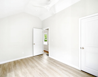 27 Walnut Avenue - Photo Thumbnail 13