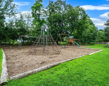 27 Walnut Avenue - Photo Thumbnail 26