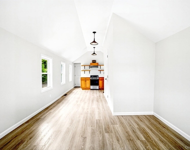 27 Walnut Avenue - Photo Thumbnail 6