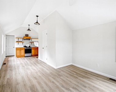 27 Walnut Avenue - Photo Thumbnail 5