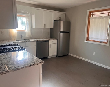 1375 W Main Street - Photo Thumbnail 15