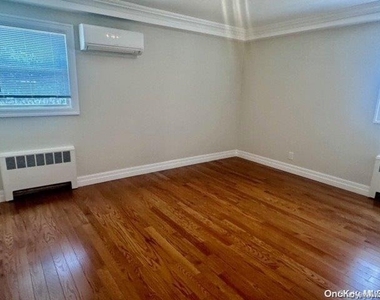 254 E Beech Street - Photo Thumbnail 13
