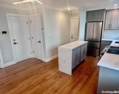 254 E Beech Street - Photo Thumbnail 6
