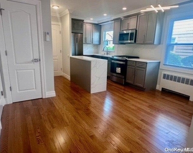 254 E Beech Street - Photo Thumbnail 5