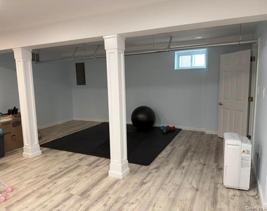 18 Shoreview Road - Photo Thumbnail 13