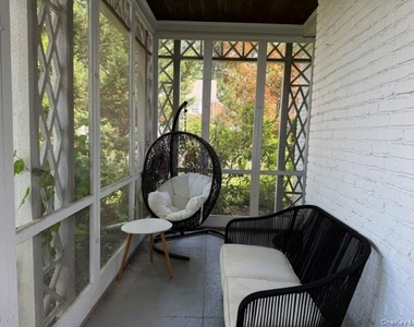 18 Shoreview Road - Photo Thumbnail 2