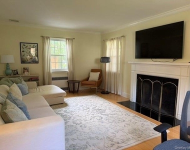 18 Shoreview Road - Photo Thumbnail 1