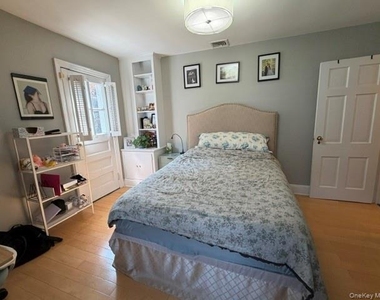 18 Shoreview Road - Photo Thumbnail 10
