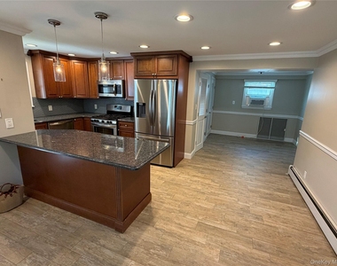 35 Trenton Avenue - Photo Thumbnail 9