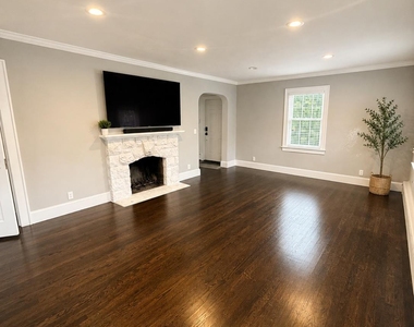 2100 Hillside Avenue - Photo Thumbnail 2