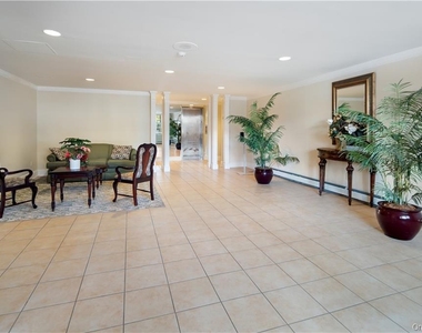 4 Consulate Drive - Photo Thumbnail 16