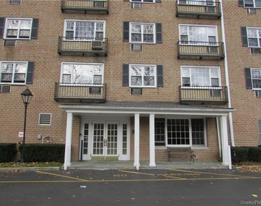 4 Consulate Drive - Photo Thumbnail 13