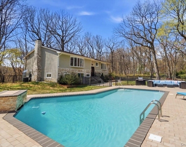 263 Oyster Bay Road - Photo Thumbnail 41