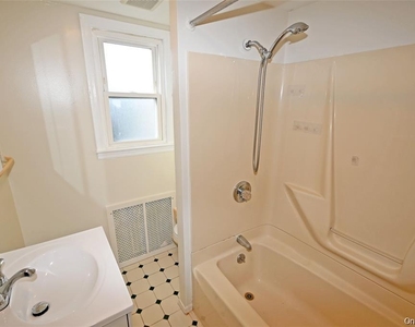 1047 N 7th Street - Photo Thumbnail 11