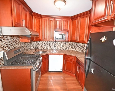 1047 N 7th Street - Photo Thumbnail 5