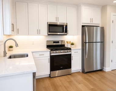 515 Jackson Avenue - Photo Thumbnail 1