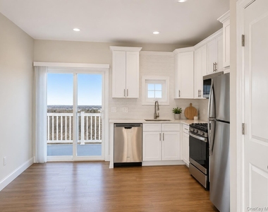 515 Jackson Avenue - Photo Thumbnail 2