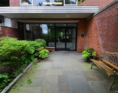 14 Westview Avenue - Photo Thumbnail 1