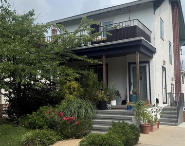 445 W Walnut Street - Photo Thumbnail 5