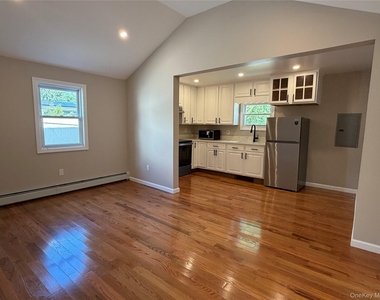 17a North Street - Photo Thumbnail 2